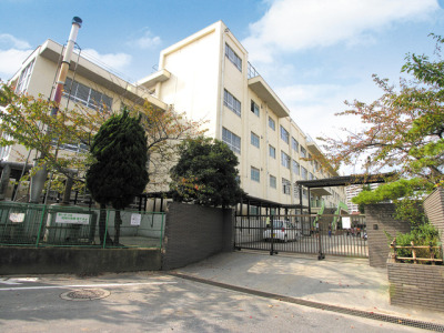 新井小学校