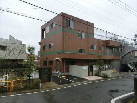 こうぜん保育園市川 / 741m