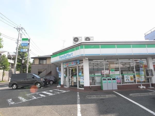 ファミリーマート王禅寺西